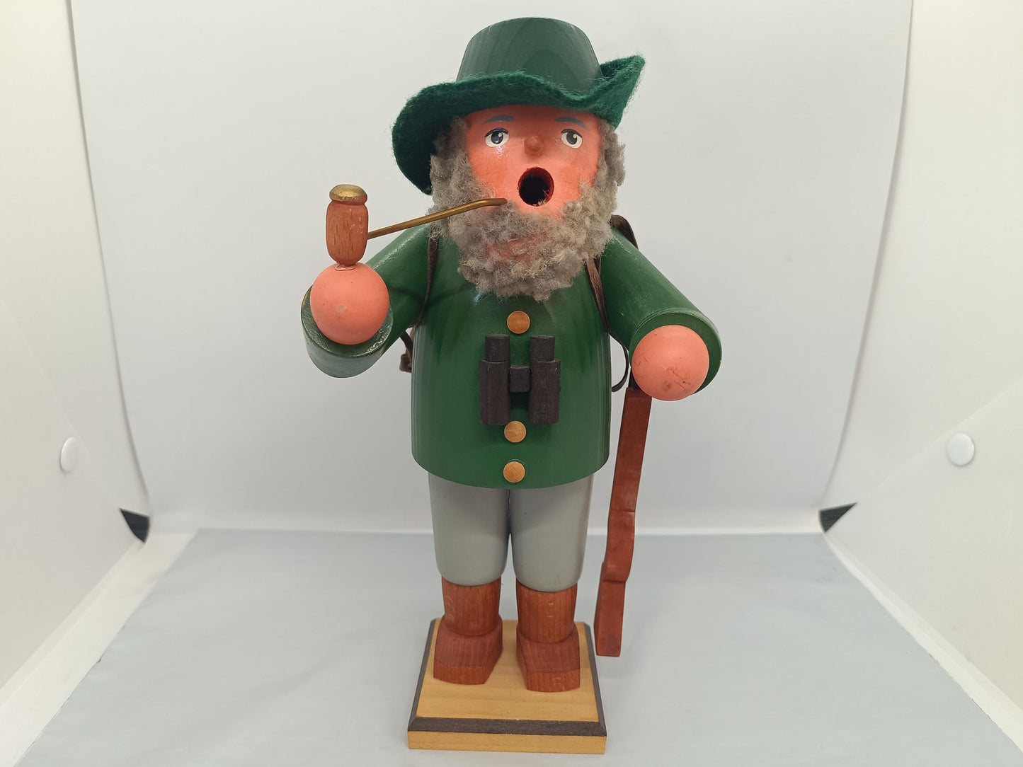 Vintage Wooden Hunter Smoker Raucher 25 cm