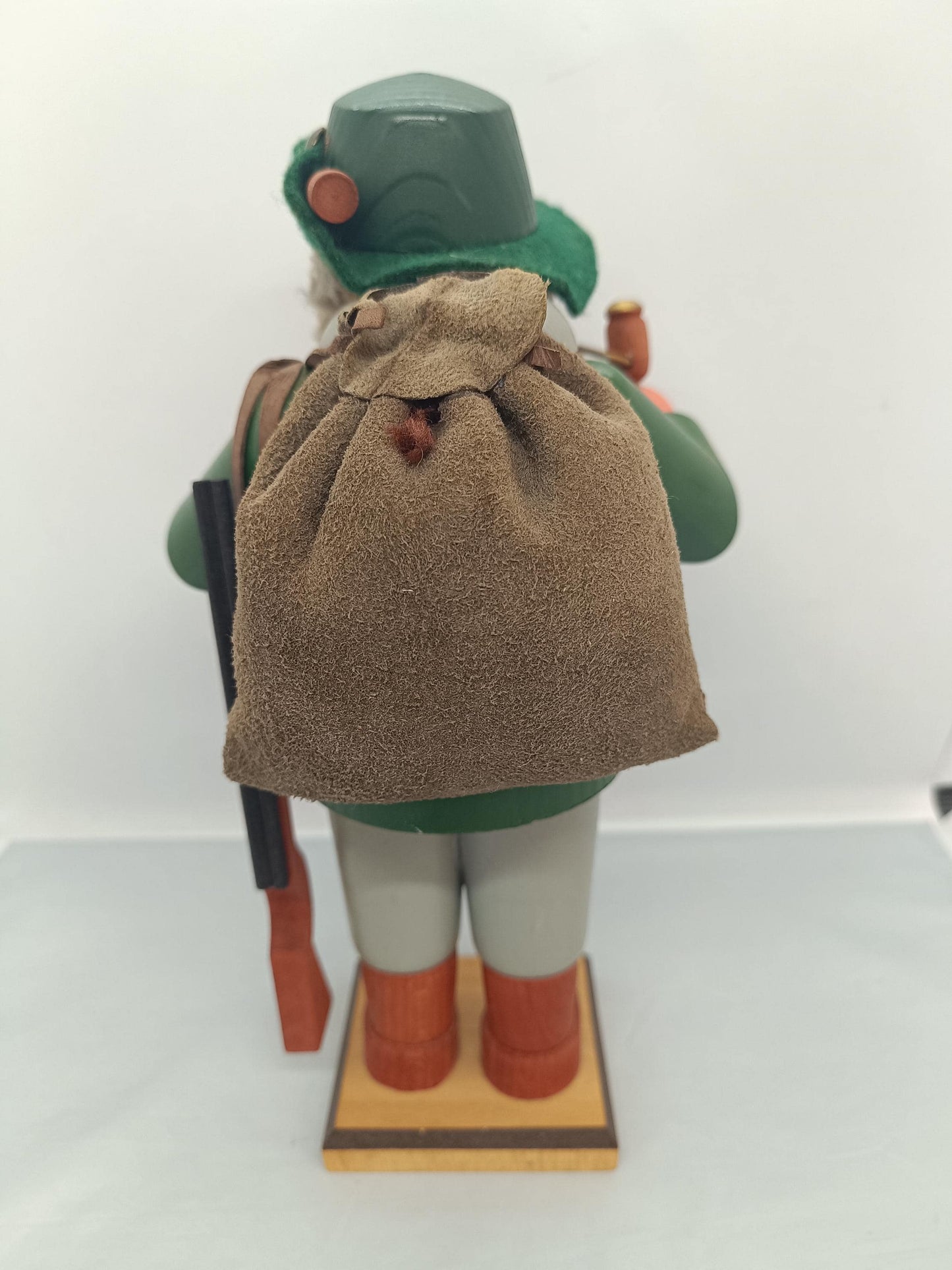 Vintage Wooden Hunter Smoker Raucher 25 cm