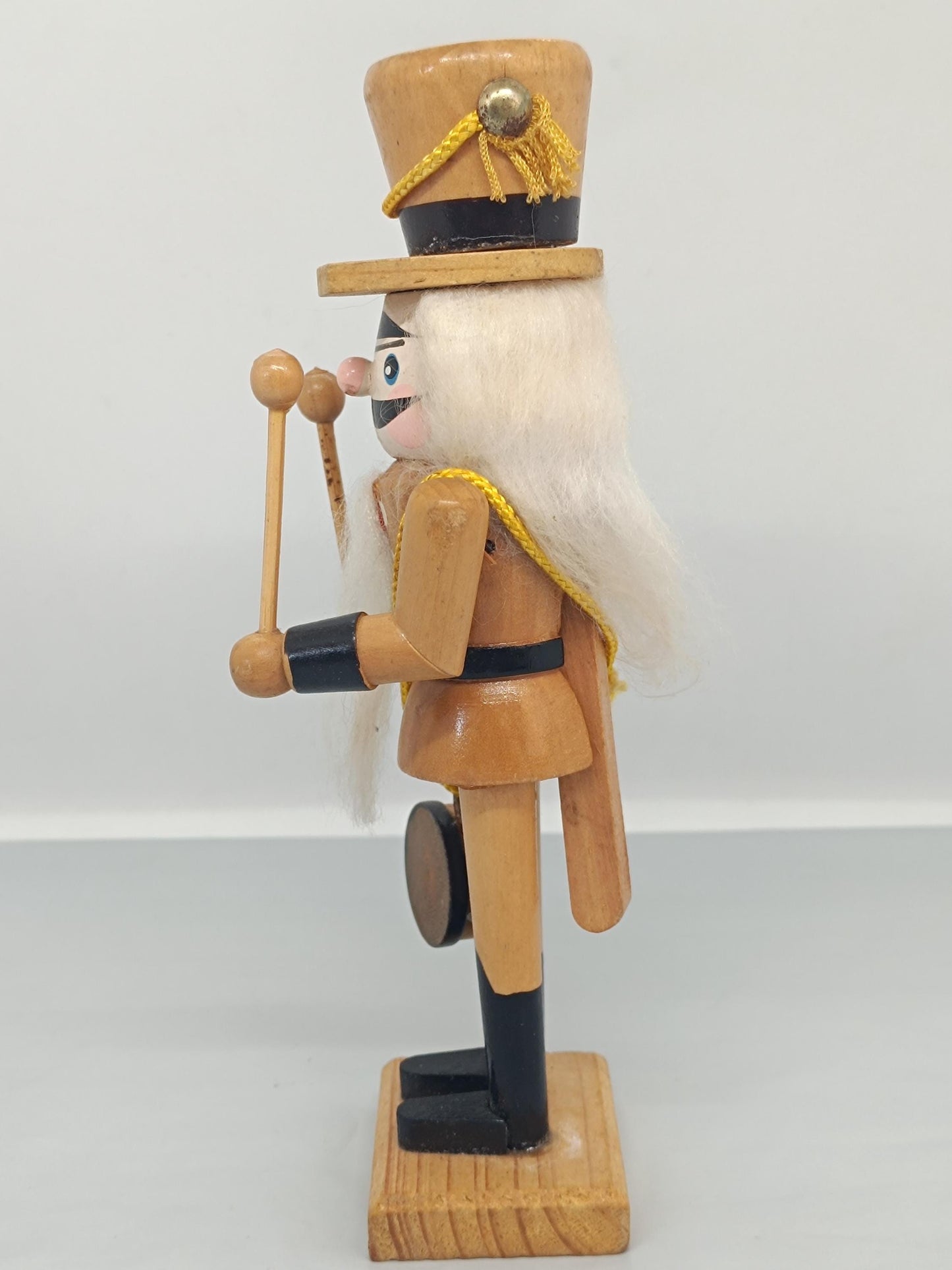 Wooden Nutcracker Erzgebirge figurine 20 cm