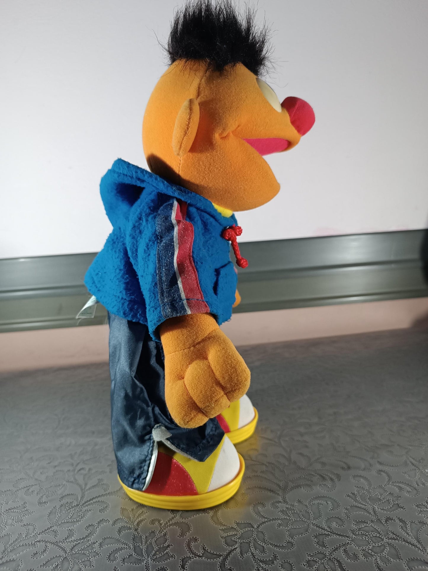 Sesame Street, Ernie, Muppet, speaks German and moves doll 14''