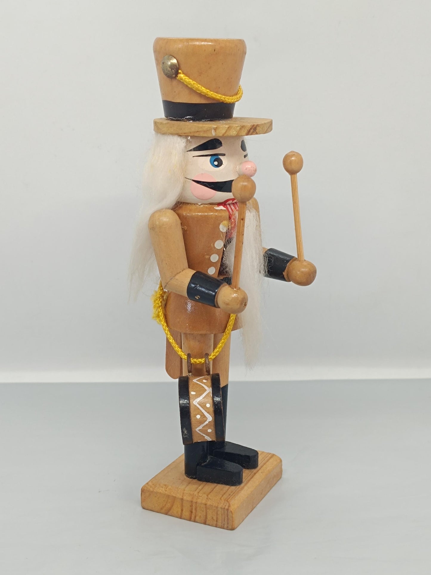 Wooden Nutcracker Erzgebirge figurine 20 cm