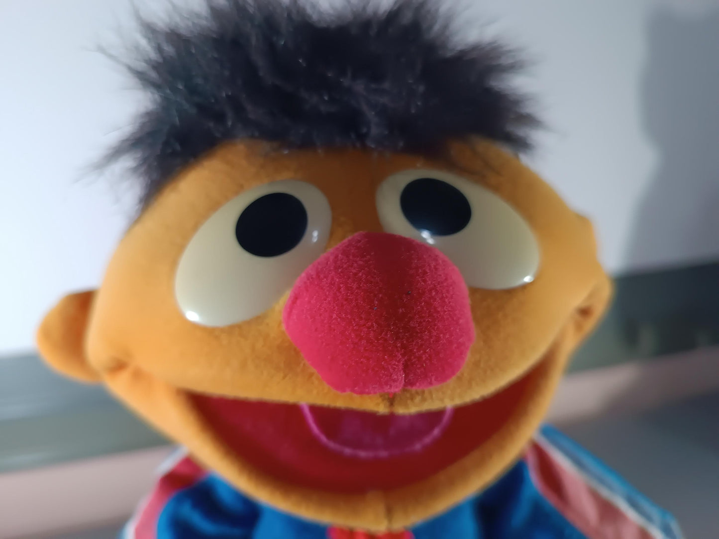 Sesame Street, Ernie, Muppet, speaks German and moves doll 14''