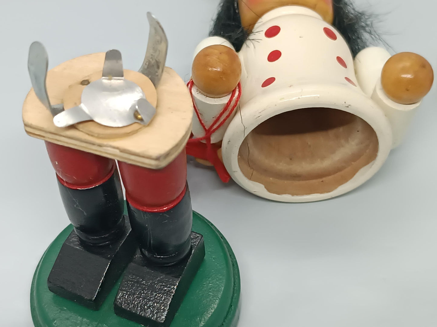 Vintage Wooden Chef Smoker Raucher 17 cm