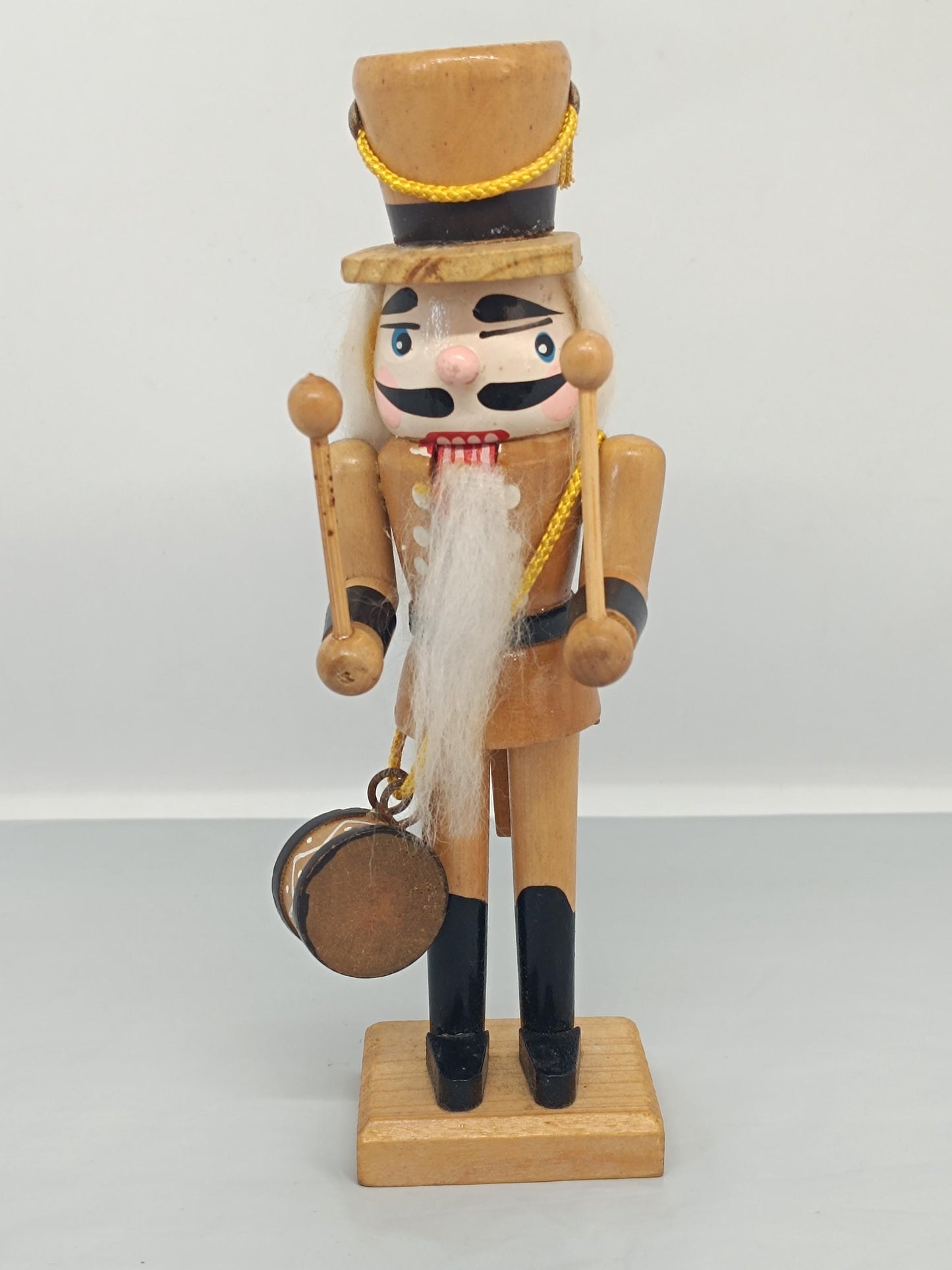 Wooden Nutcracker Erzgebirge figurine 20 cm
